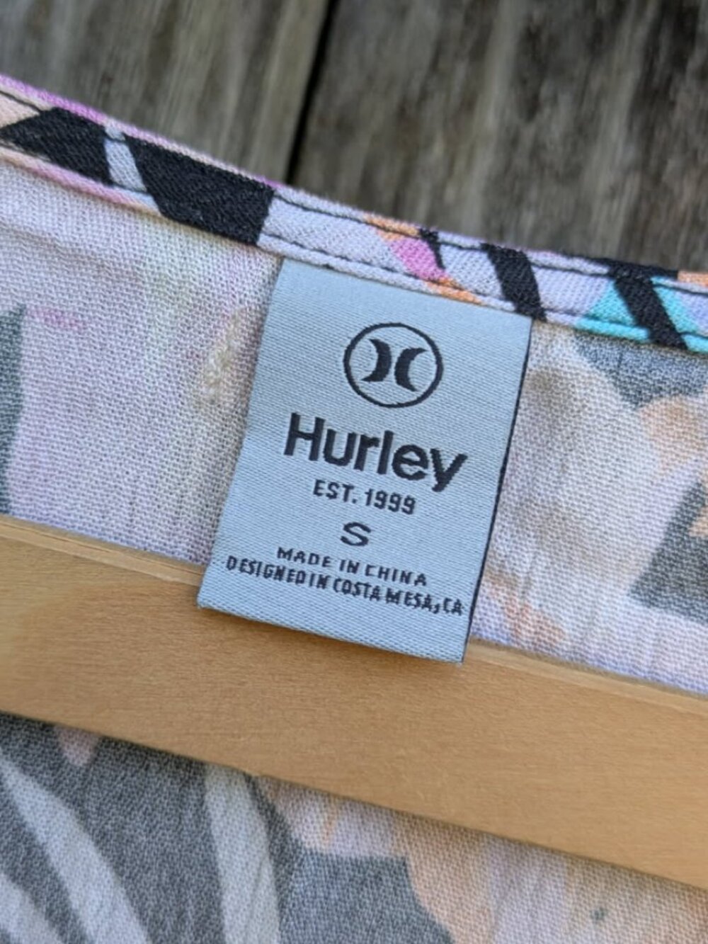 Hurley Tropical Crepe Top NWOT - Picture 4 of 5